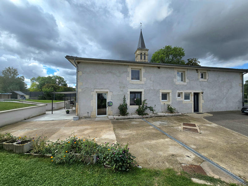 Maison - 259 m² - 6 pièces