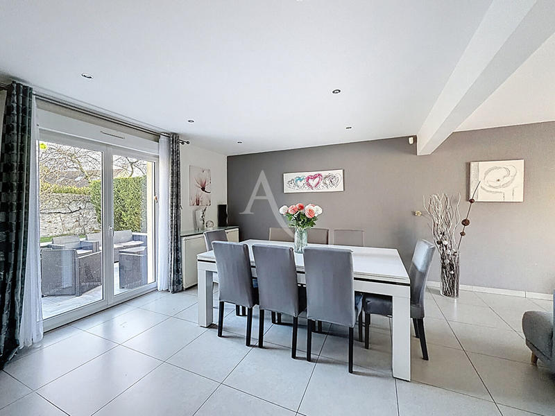 Maison - 110 m² - 6 pièces