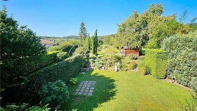 Maison - 223 m² - 9 pièces