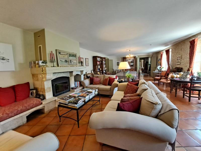 Maison - 520 m² - 18 pièces