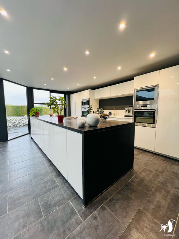 Maison - 198 m² - 7 pièces