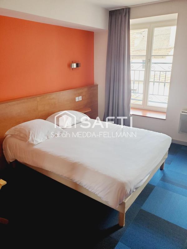 Local commercial - 1 257 m² - 30 pièces