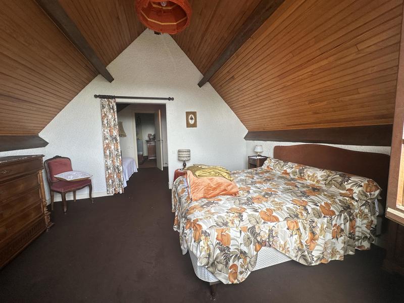 Maison traditionnelle - 280 m² - 11 pièces