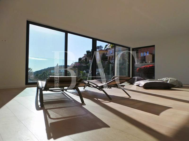 Villa - 250 m² - 8 pièces