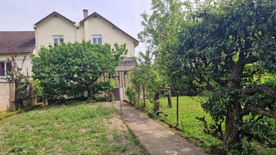 Maison - 93 m² - 5 pièces