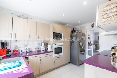 Maison traditionnelle - 168 m² - 8 pièces