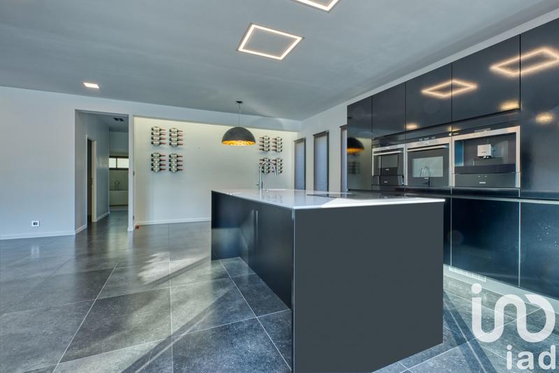 Maison - 171 m² - 7 pièces