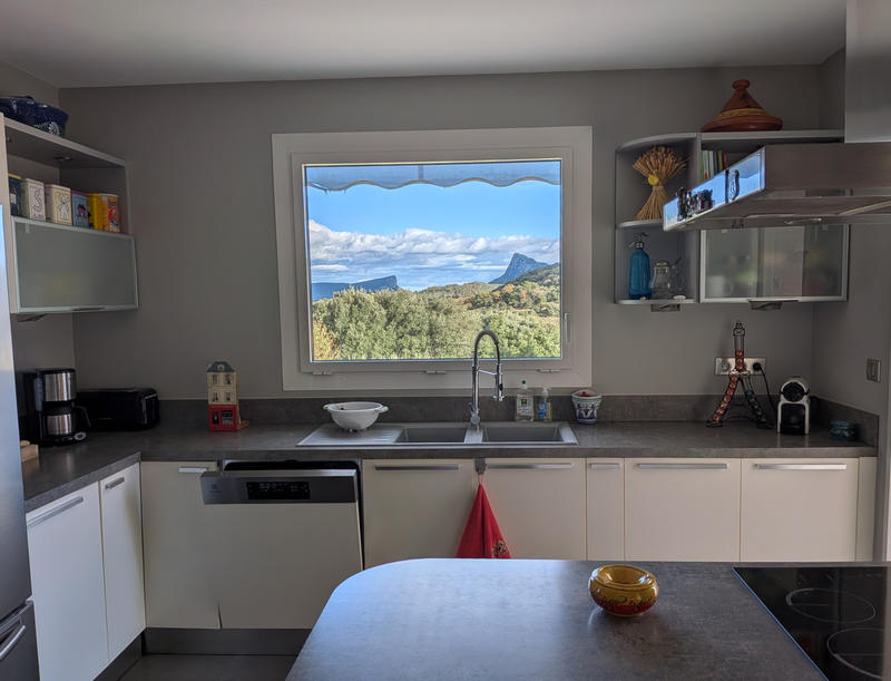 Maison - 210 m² - 8 pièces