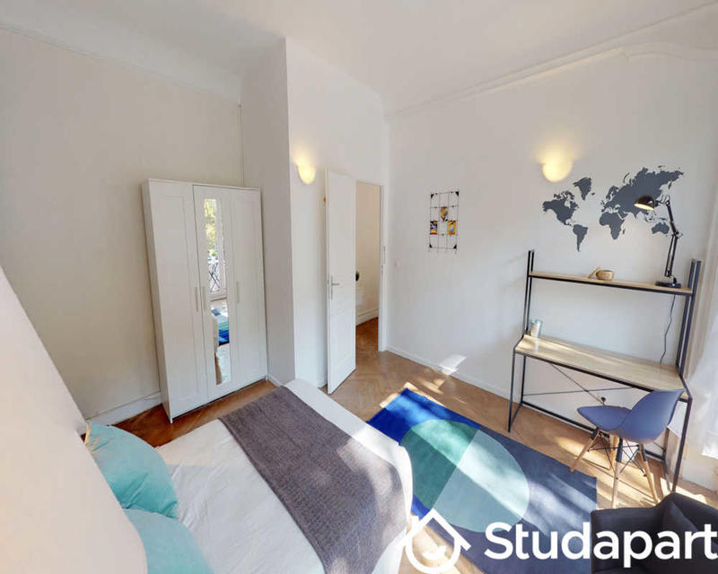 Chambre - 140 m² - 1 pièce