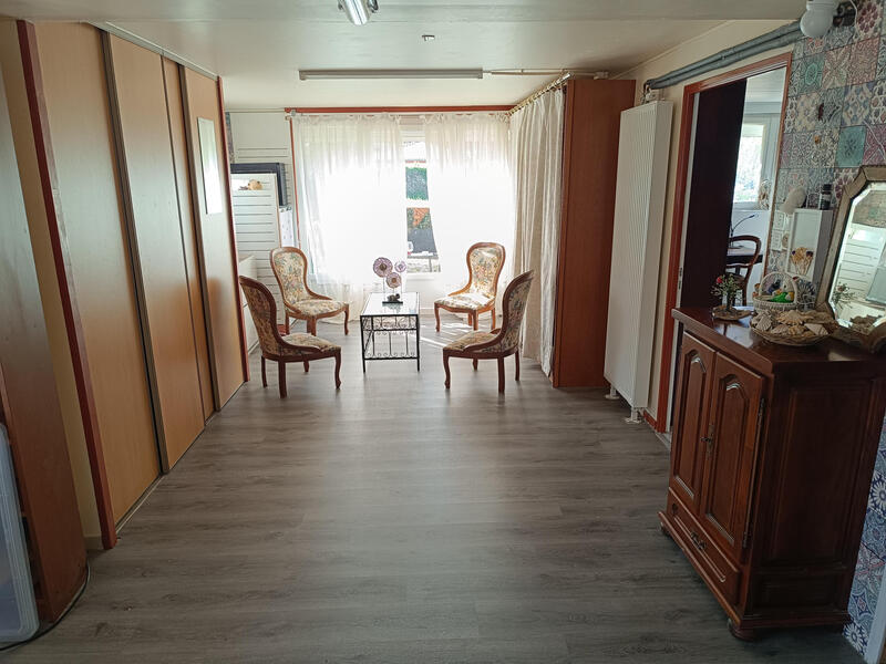 Maison - 180 m² - 8 pièces