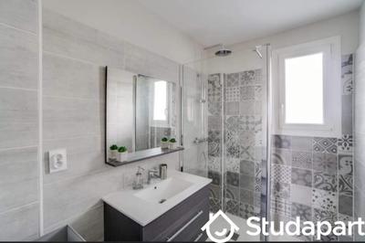 Chambre - 9 m² - 1 pièce