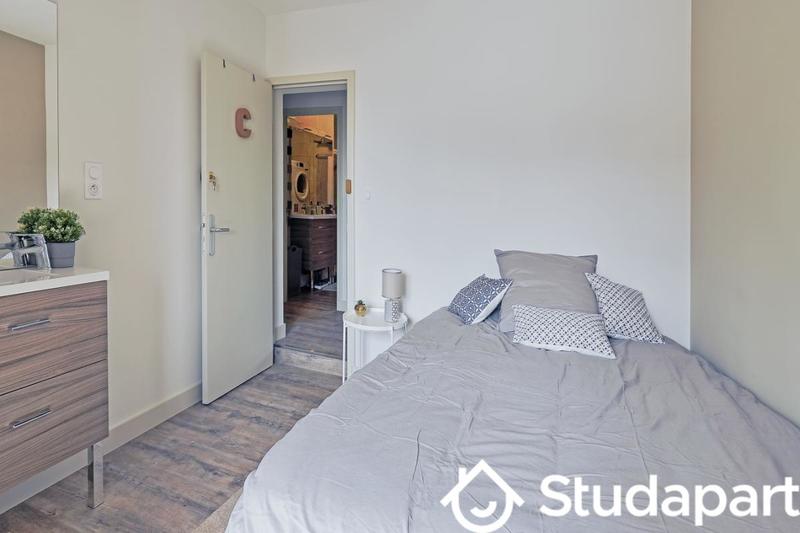 Chambre - 10 m² - 1 pièce