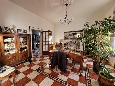 Maison - 244 m² - 8 pièces