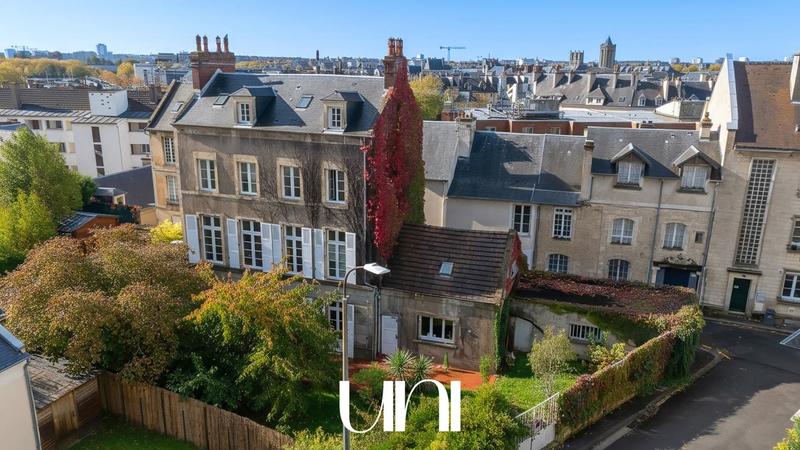 Maison - 218 m² - 8 pièces