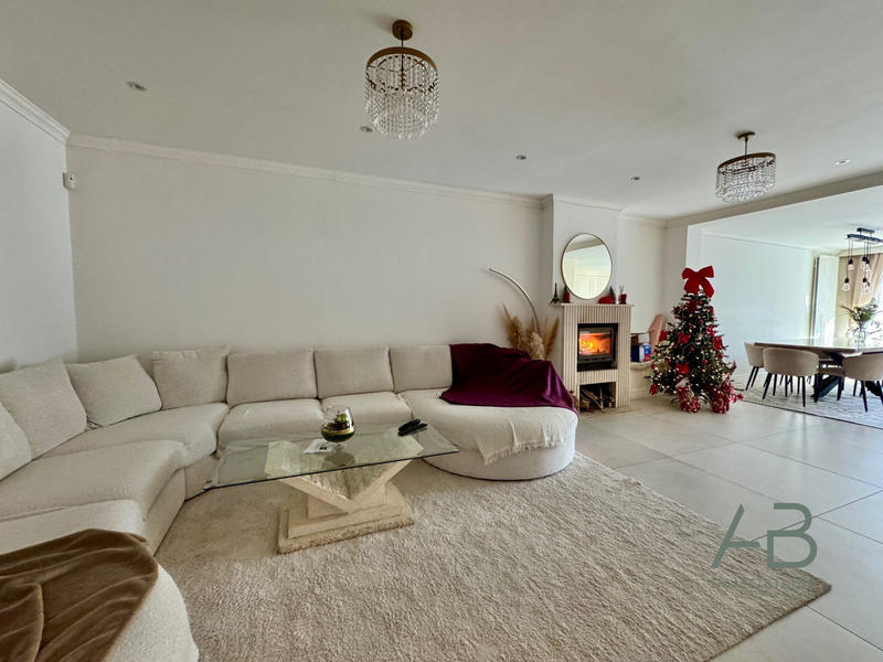 Maison - 130 m² - 6 pièces