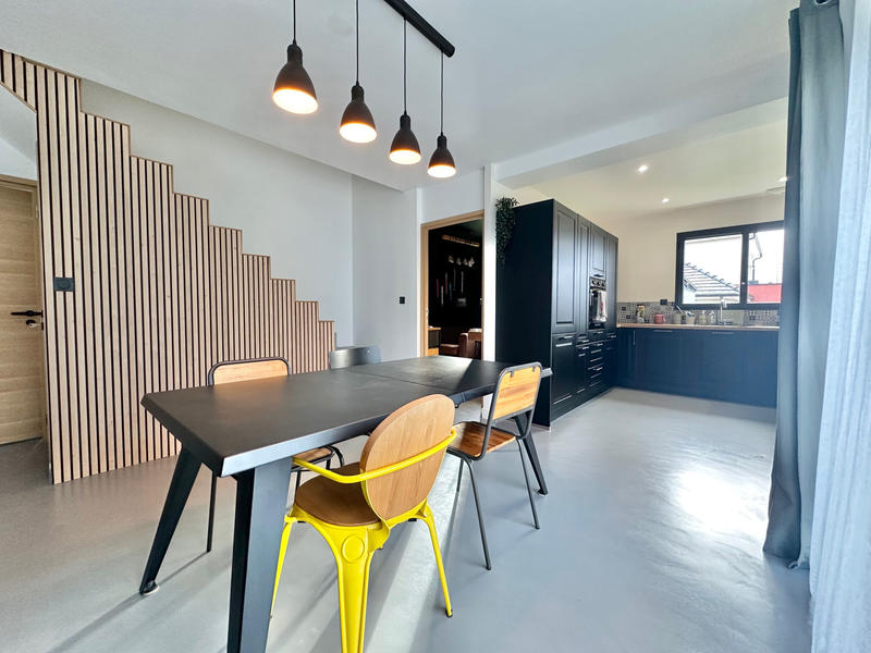 Maison - 130 m² - 7 pièces