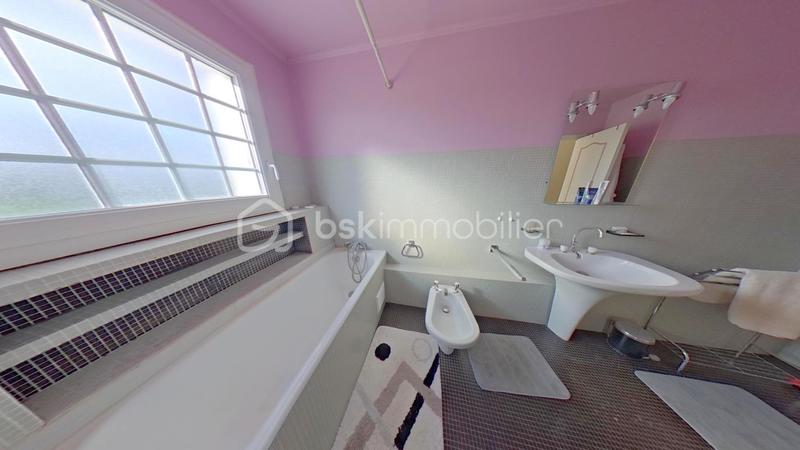 Propriété - 180 m² - 6 pièces