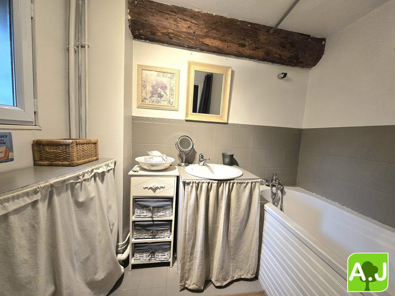 Maison - 84 m² - 4 pièces