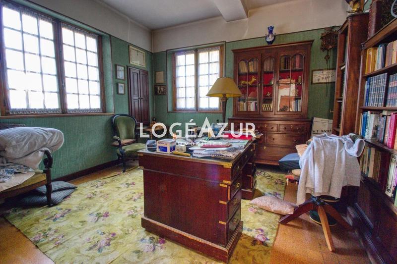 Maison - 210 m² - 8 pièces