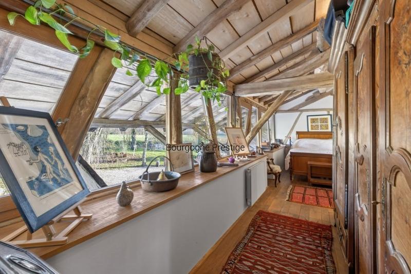 Propriété - 239 m² - 7 pièces