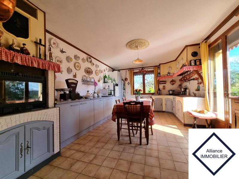 Maison - 151 m² - 7 pièces