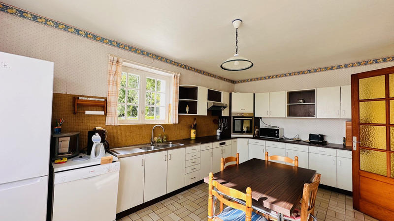 Maison - 169 m² - 9 pièces