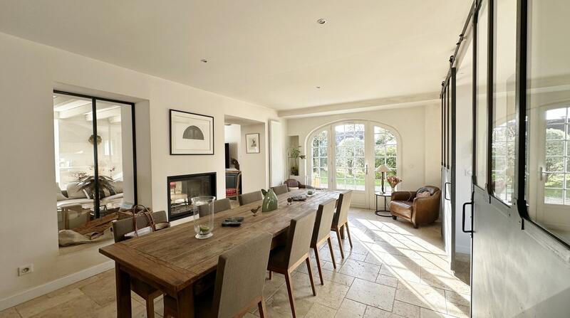 Maison - 205 m² - 7 pièces