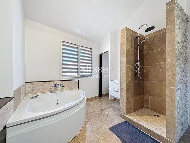 Maison de village - 100 m² - 5 pièces