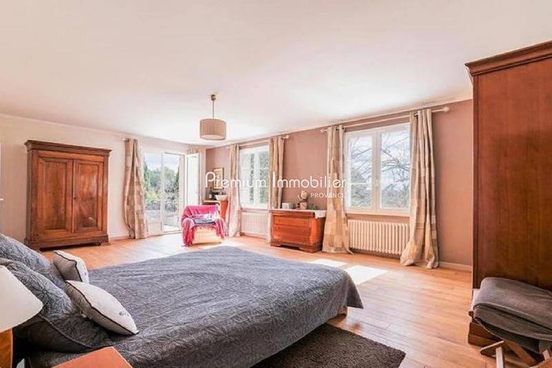 Villa - 270 m² - 7 pièces