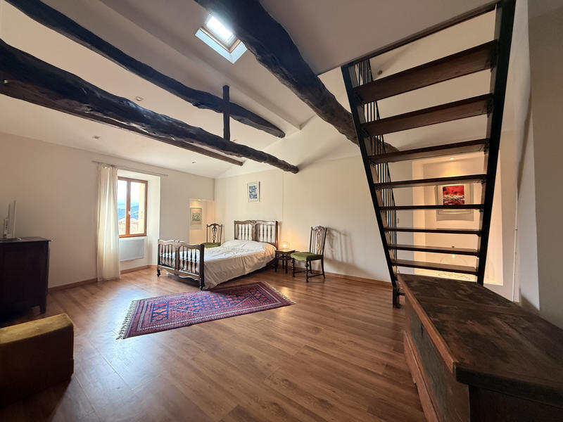 Maison - 97 m² - 3 pièces