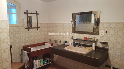 Villa - 242 m² - 9 pièces