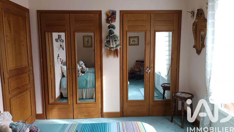 Maison - 255 m² - 6 pièces