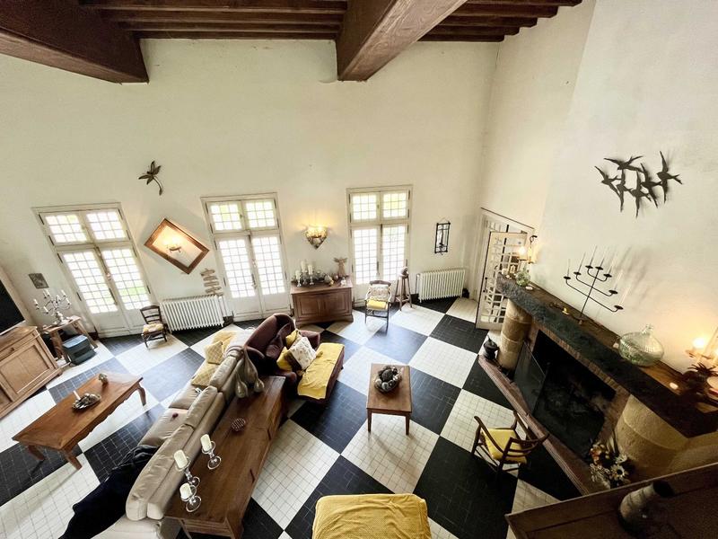 Maison - 388 m² - 15 pièces