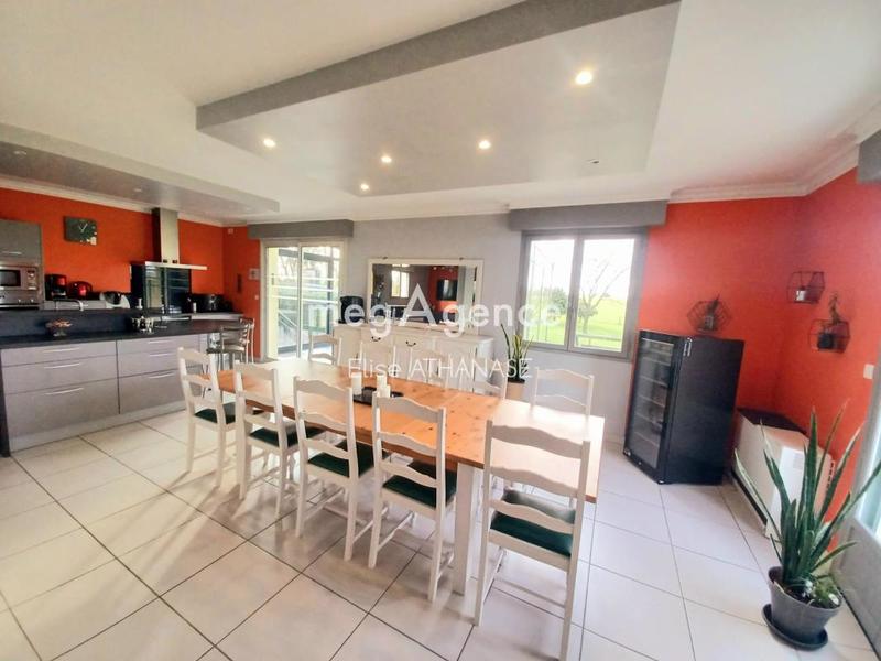 Maison - 140 m² - 6 pièces