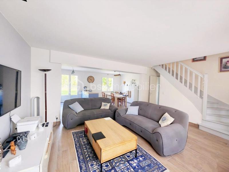 Maison traditionnelle - 141 m² - 6 pièces