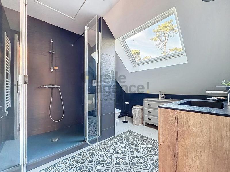 Maison - 161 m² - 8 pièces
