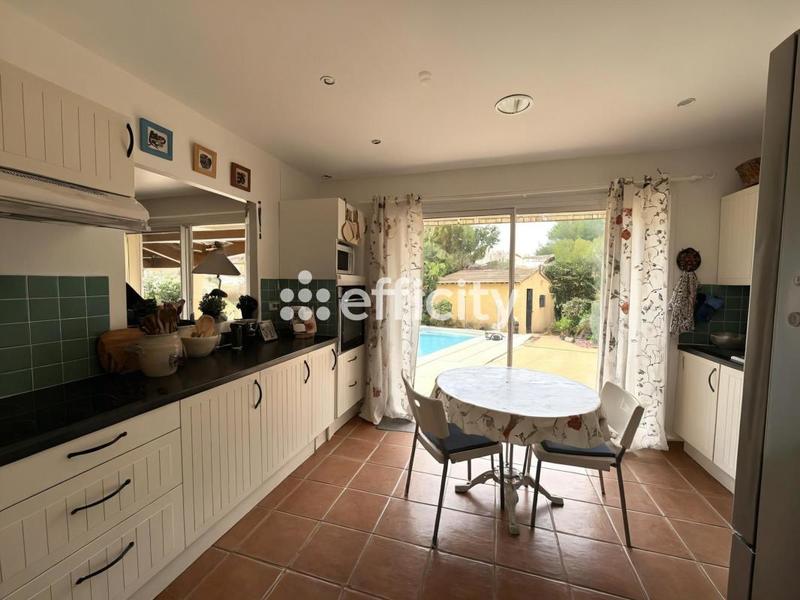 Maison - 185 m² - 7 pièces