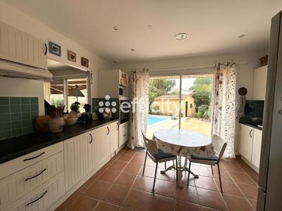 Maison - 185 m² - 7 pièces