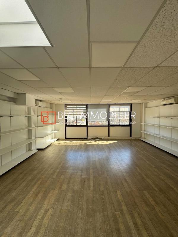 Bureau - 589 m²