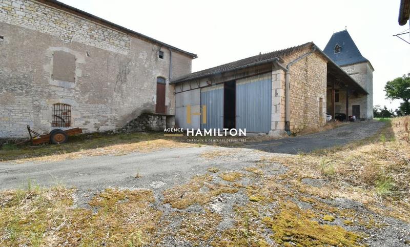 Corps de ferme - 606 m² - 16 pièces