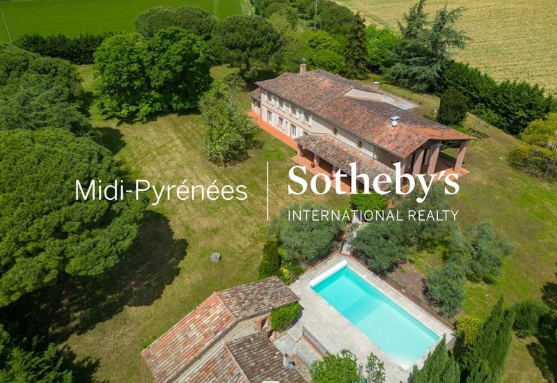 Maison - 550 m² - 20 pièces