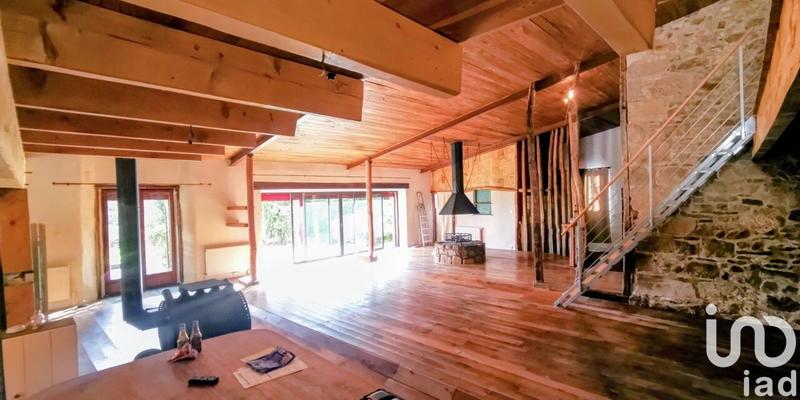 Maison - 210 m² - 3 pièces