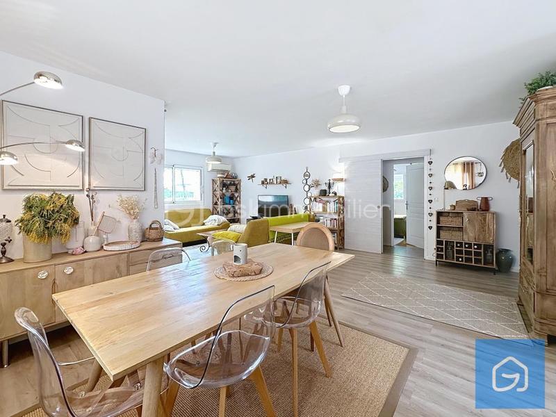 Maison - 98 m² - 5 pièces