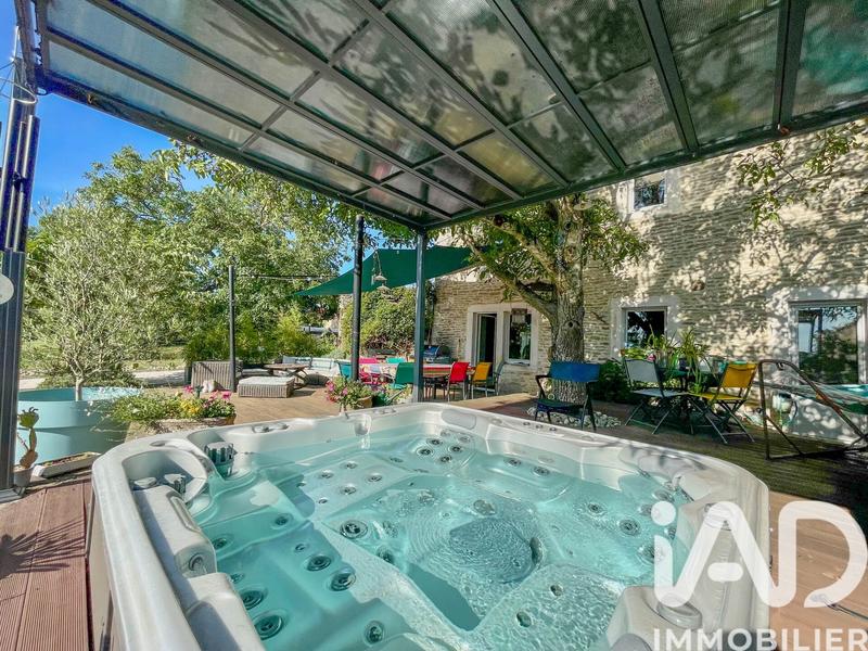 Maison - 280 m² - 8 pièces