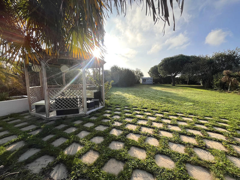 Maison - 214 m² - 8 pièces