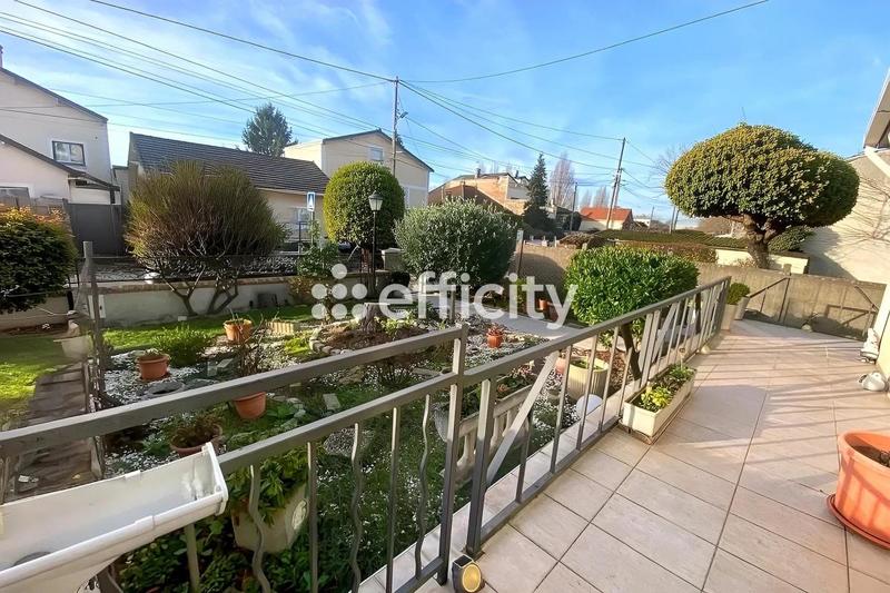 Pavillon - 160 m² - 6 pièces