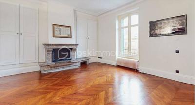 Demeure - 240 m² - 7 pièces