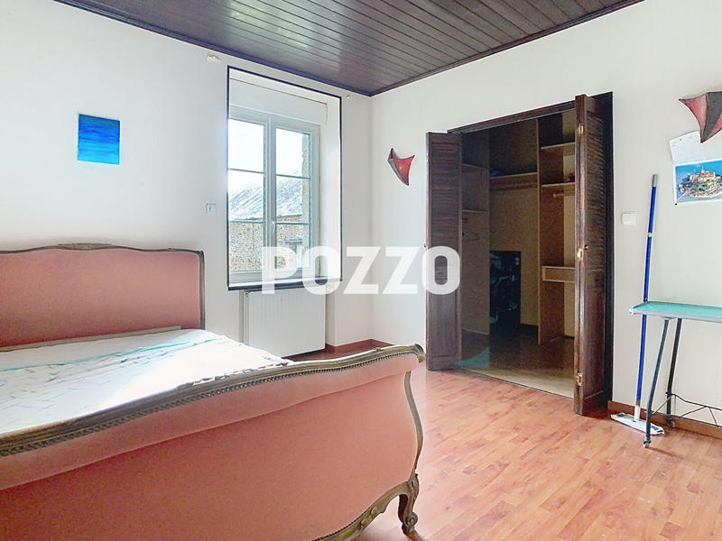 Maison - 260 m² - 11 pièces