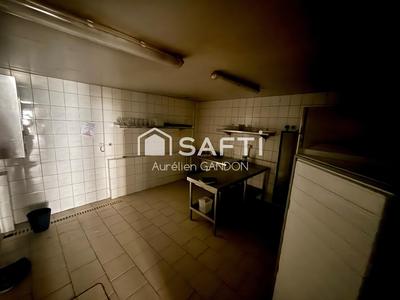 Local commercial - 240 m² - 10 pièces
