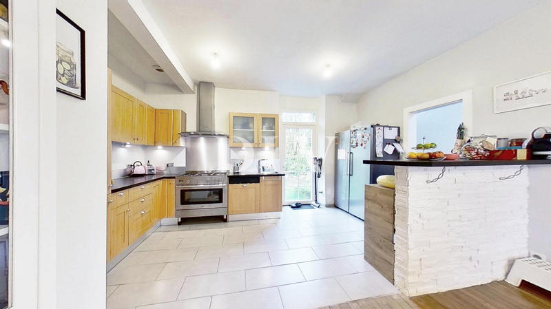 Maison ancienne - 197 m² - 7 pièces